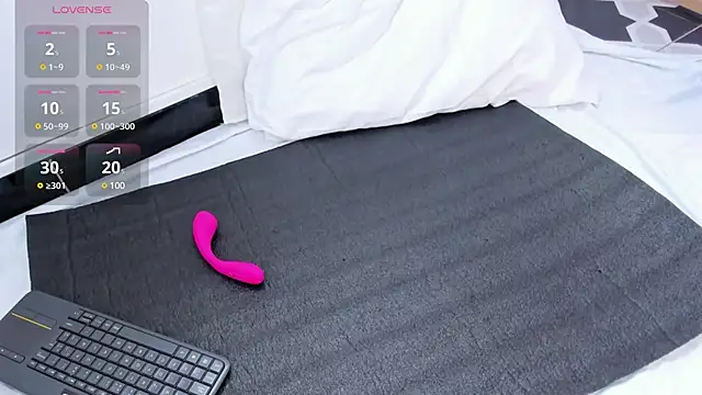 Snapshot of ValeriaOrtega chatting on 02.07.25 ValeriaOrtega online show from 02.07.25