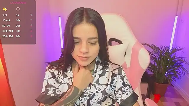 Nicole Foxx  online show from 05.19.26