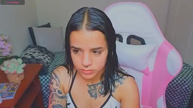Nicole Foxx  online show from 06.23.26