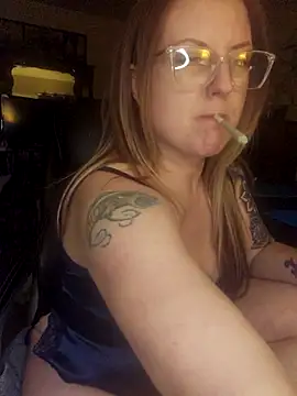 Snapshot of TattedMamaXOXO chatting on 03.23.25 TattedMamaXOXO online show from 03.23.25