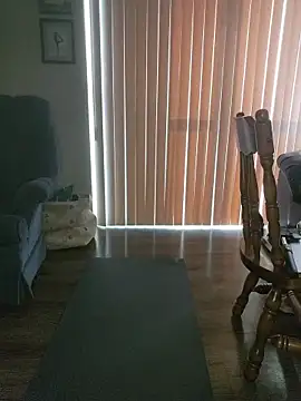 Snapshot of TattedMamaXOXO chatting on 10.09.25 TattedMamaXOXO online show from 10.09.25