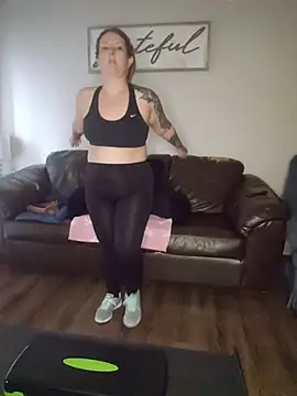 Snapshot of TattedMamaXOXO chatting on 11.19.25 TattedMamaXOXO online show from 11.19.25