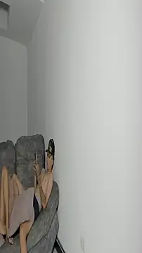 Snapshot of hotlittleones18 chatting on 10.25.25 hotlittleones18 online show from 10.25.25