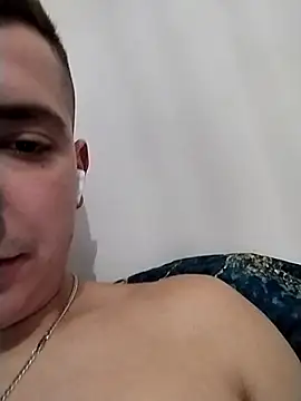 Snapshot of Pesos17 chatting on 09.28.25 Pesos17 online show from 09.28.25