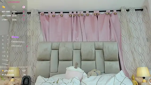 Snapshot of cute_dani01 chatting on 11.14.25 cute dani01 online show from 11.14.25