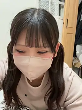 Snapshot of shina_mo_n_ch chatting on 10.27.25 shina mo n ch online show from 10.27.25