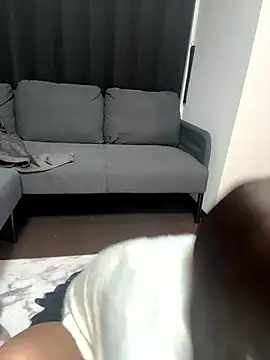 Snapshot of shina_mo_n_ch chatting on 11.25.25 shina mo n ch online show from 11.25.25