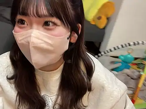 Snapshot of shina_mo_n_ch chatting on 12.17.25 shina mo n ch online show from 12.17.25