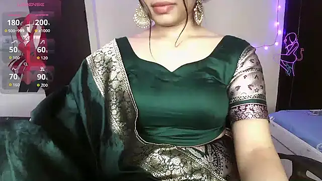 Snapshot of night_queen07 chatting on 12.01.25 night queen07 online show from 12.01.25