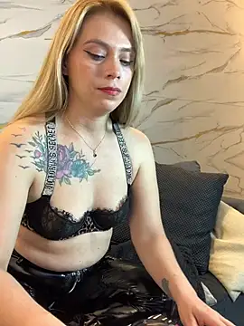 RayaCarr  online show from 07.28.26