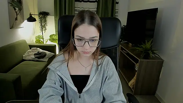 PamBeesly online show from 03.19.25