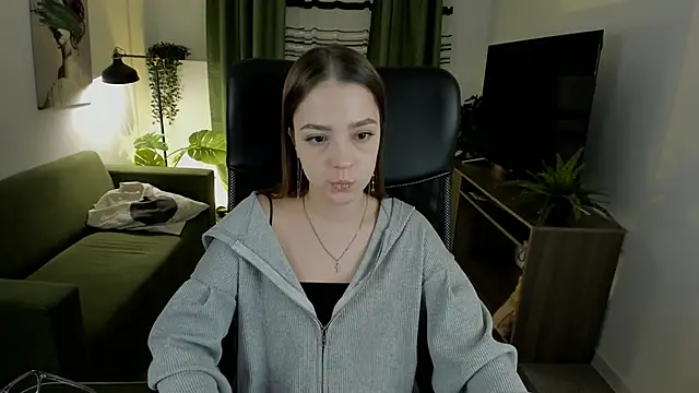 PamBeesly online show from 03.19.25