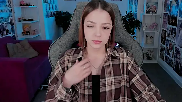 PamBeesly online show from 09.23.25