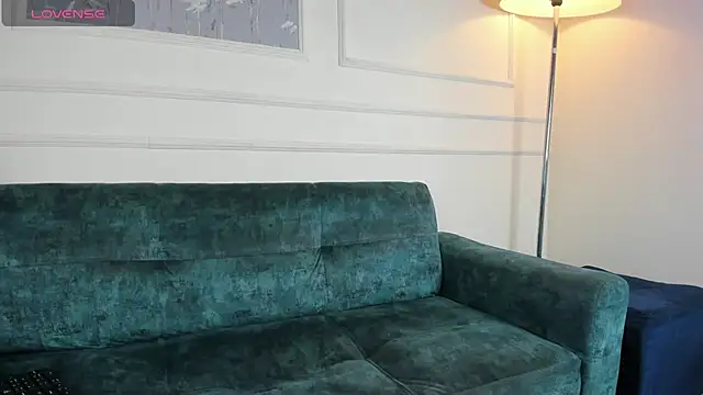 Snapshot of Zoe_Cheshire chatting on 03.04.25 Zoe Cheshire online show from 03.04.25