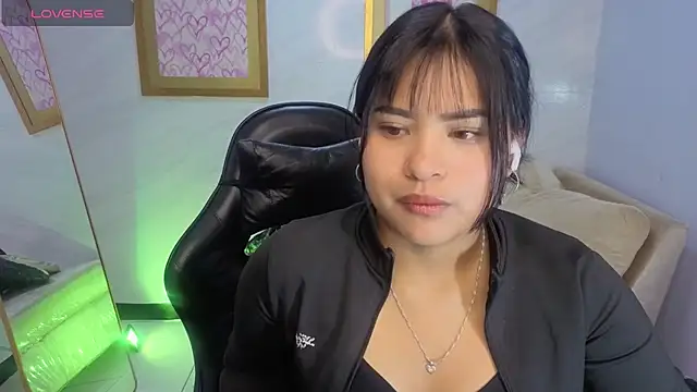 Snapshot of Paulette_v chatting on 02.23.26 Paulette v online show from 02.23.26