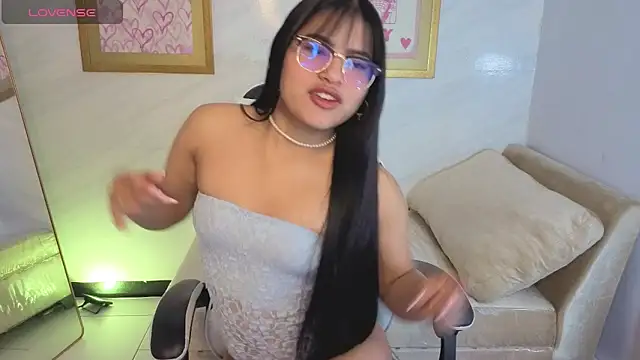 Snapshot of Paulette_v chatting on 03.07.26 Paulette v online show from 03.07.26