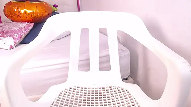 tinyy whore18 online show from 11.04.25