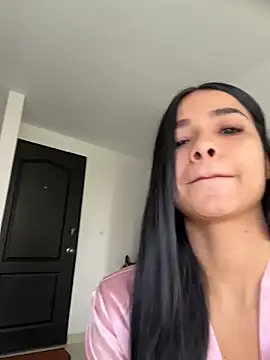 Bella Smiith  online show from 12.15.25