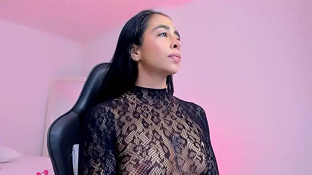 sophierooy22 online show from 04.28.26