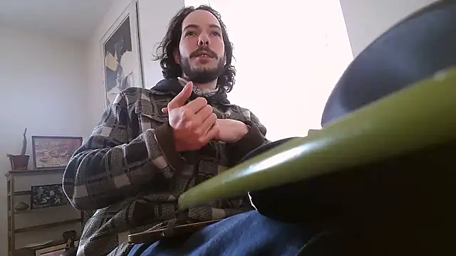 Snapshot of Prolapse_Pig chatting on 12.13.25 Prolapse Pig online show from 12.13.25