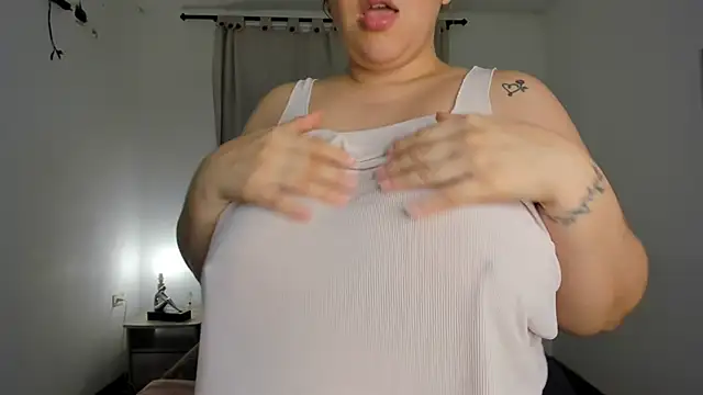 brithany olson25 online show from 04.22.26