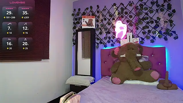 Emmie Hot online show from 07.31.26