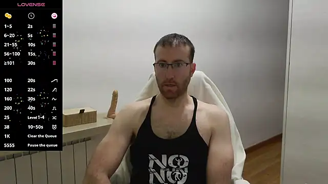 Snapshot of machohiberiko chatting on 02.02.25 machohiberiko online show from 02.02.25