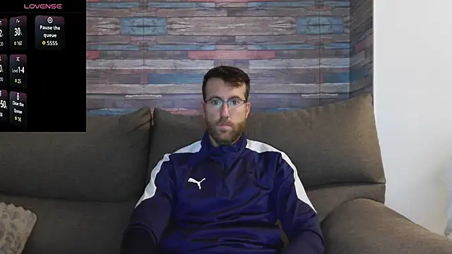 Snapshot of machohiberiko chatting on 10.30.25 machohiberiko online show from 10.30.25