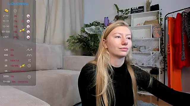 Snapshot of Rachel_Rut chatting on 10.28.25 Rachel Rut online show from 10.28.25