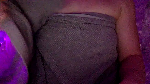 Blonde KylieXX online show from 02.02.25