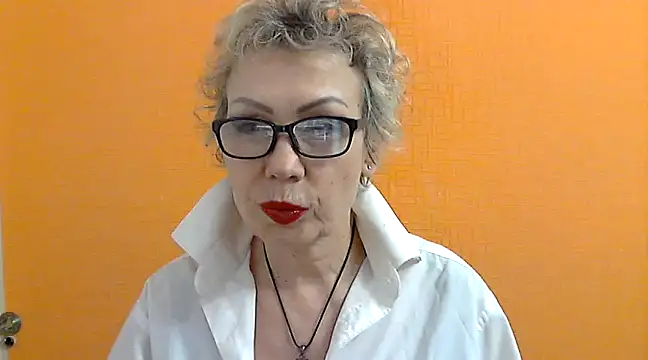 NessyJenixs online show from 03.07.25