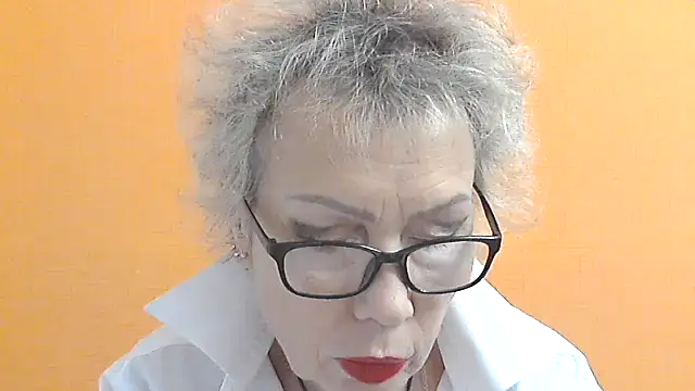 NessyJenixs online show from 10.10.25