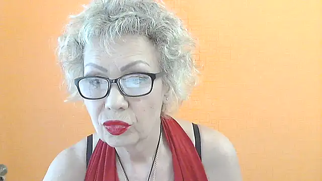 Snapshot of NessyJenixs chatting on 06.12.26 NessyJenixs online show from 06.12.26