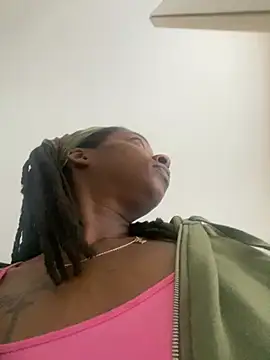 Snapshot of theprettysoles chatting on 06.22.26 theprettysoles online show from 06.22.26