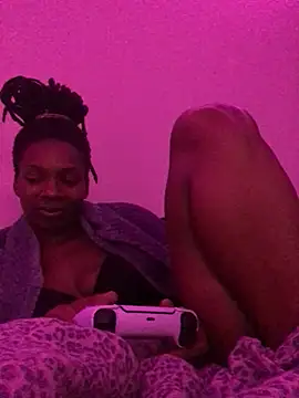 Snapshot of theprettysoles chatting on 07.31.26 theprettysoles online show from 07.31.26