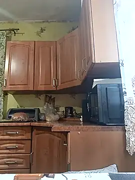 Laura Kiss online show from 11.30.25