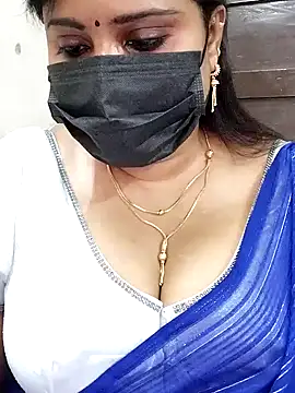 Snapshot of Queenflowerr chatting on 01.27.25 Queenflowerr online show from 01.27.25