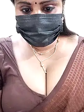 Snapshot of Queenflowerr chatting on 01.27.25 Queenflowerr online show from 01.27.25