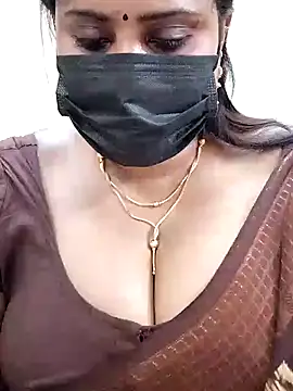 Snapshot of Queenflowerr chatting on 01.27.25 Queenflowerr online show from 01.27.25