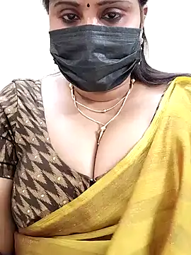 Snapshot of Queenflowerr chatting on 01.29.25 Queenflowerr online show from 01.29.25