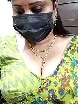 Snapshot of Queenflowerr chatting on 02.19.25 Queenflowerr online show from 02.19.25