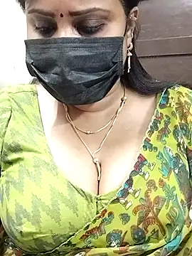 Snapshot of Queenflowerr chatting on 02.21.25 Queenflowerr online show from 02.21.25