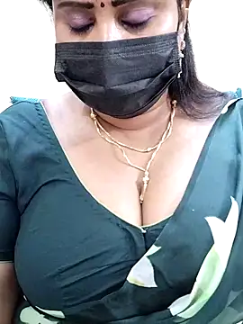 Snapshot of Queenflowerr chatting on 03.22.25 Queenflowerr online show from 03.22.25