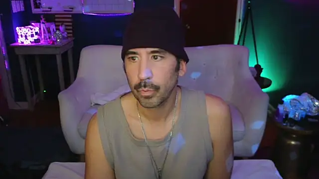 Snapshot of mistermikey24 chatting on 02.01.25 mistermikey24 online show from 02.01.25