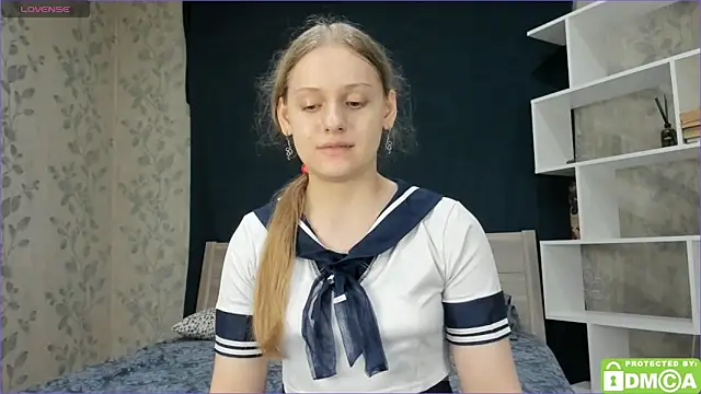 Snapshot of onelovelyalice chatting on 01.28.25 onelovelyalice online show from 01.28.25