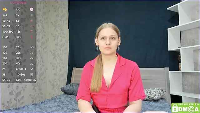 Snapshot of onelovelyalice chatting on 02.01.25 onelovelyalice online show from 02.01.25