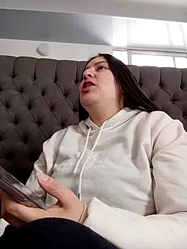 Snapshot of ary-cooper chatting on 12.02.25 ary-cooper online show from 12.02.25