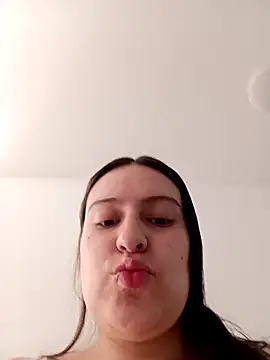 Snapshot of ary-cooper chatting on 12.18.25 ary-cooper online show from 12.18.25