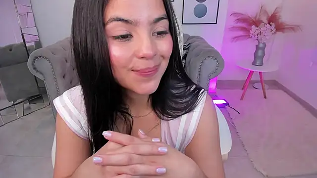 Snapshot of Layla_Breezee chatting on 03.08.25 Layla Breezee online show from 03.08.25