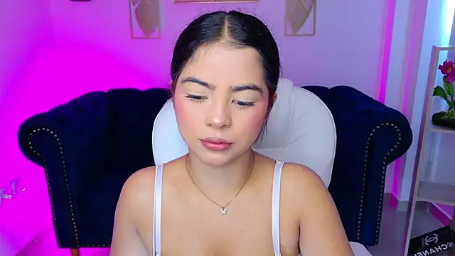 Snapshot of Layla_Breezee chatting on 05.18.26 Layla Breezee online show from 05.18.26